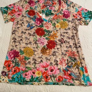 Vibrant Print V neck T shirt